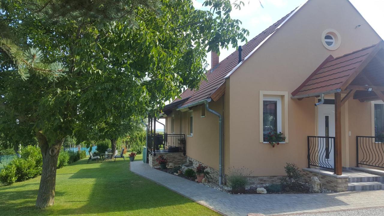 Gyoengyvirag Apartman Keszthely Luaran gambar