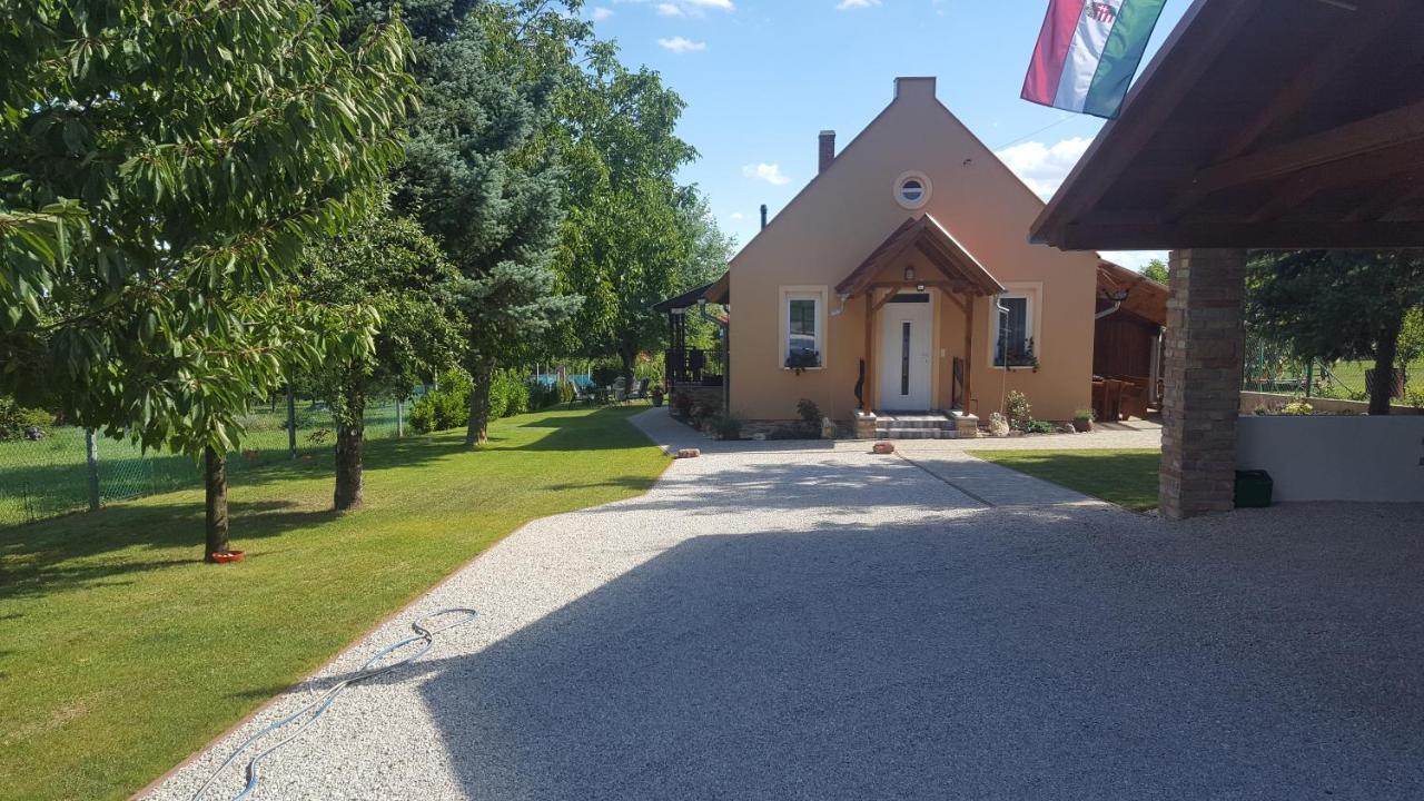 Gyoengyvirag Apartman Keszthely Luaran gambar